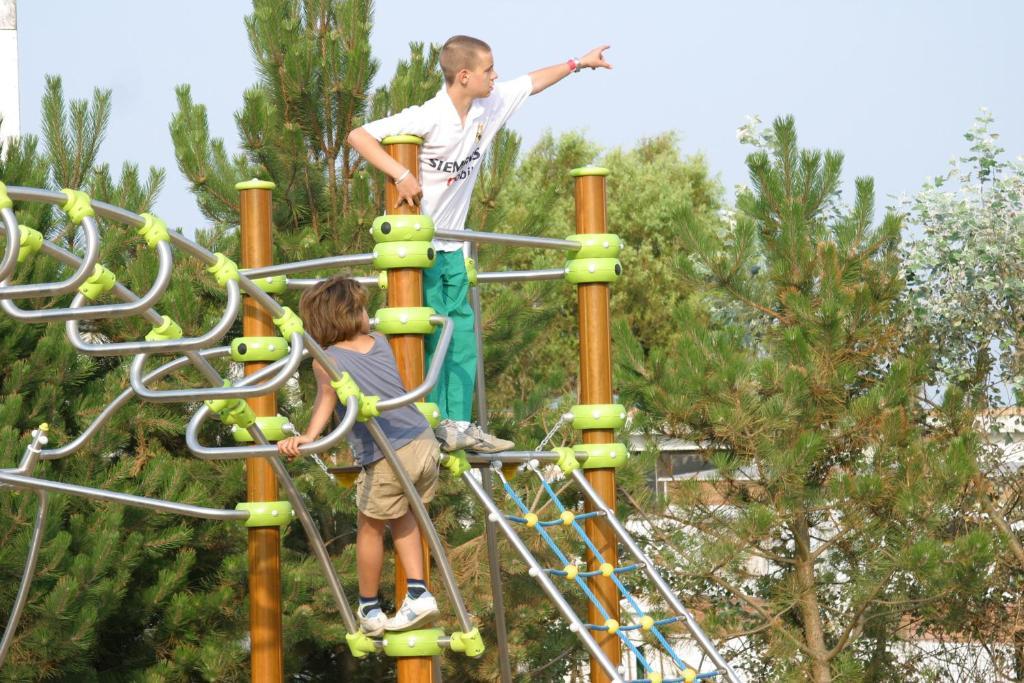 מלון ברדנה Park Kerlinga מראה חיצוני תמונה